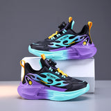 Tênis Infantis com Estampa de Chamas e Fecho Giratório