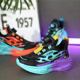 Tênis Infantis com Estampa de Chamas e Fecho Giratório