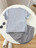 Conjunto Infantil Masculino 2 Peças: Camiseta Estampada + Shorts Listrados