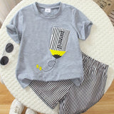 Conjunto Infantil Masculino 2 Peças: Camiseta Estampada + Shorts Listrados